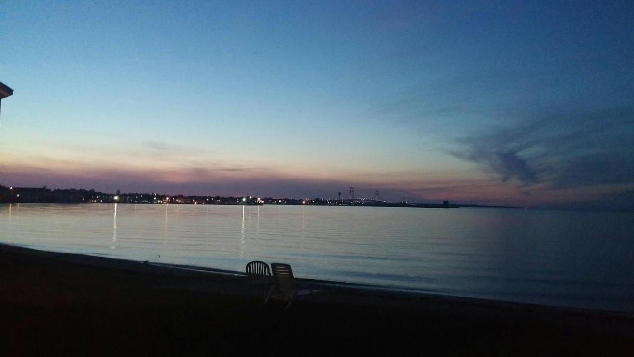Bridgeview Motel Mackinaw City Esterno foto