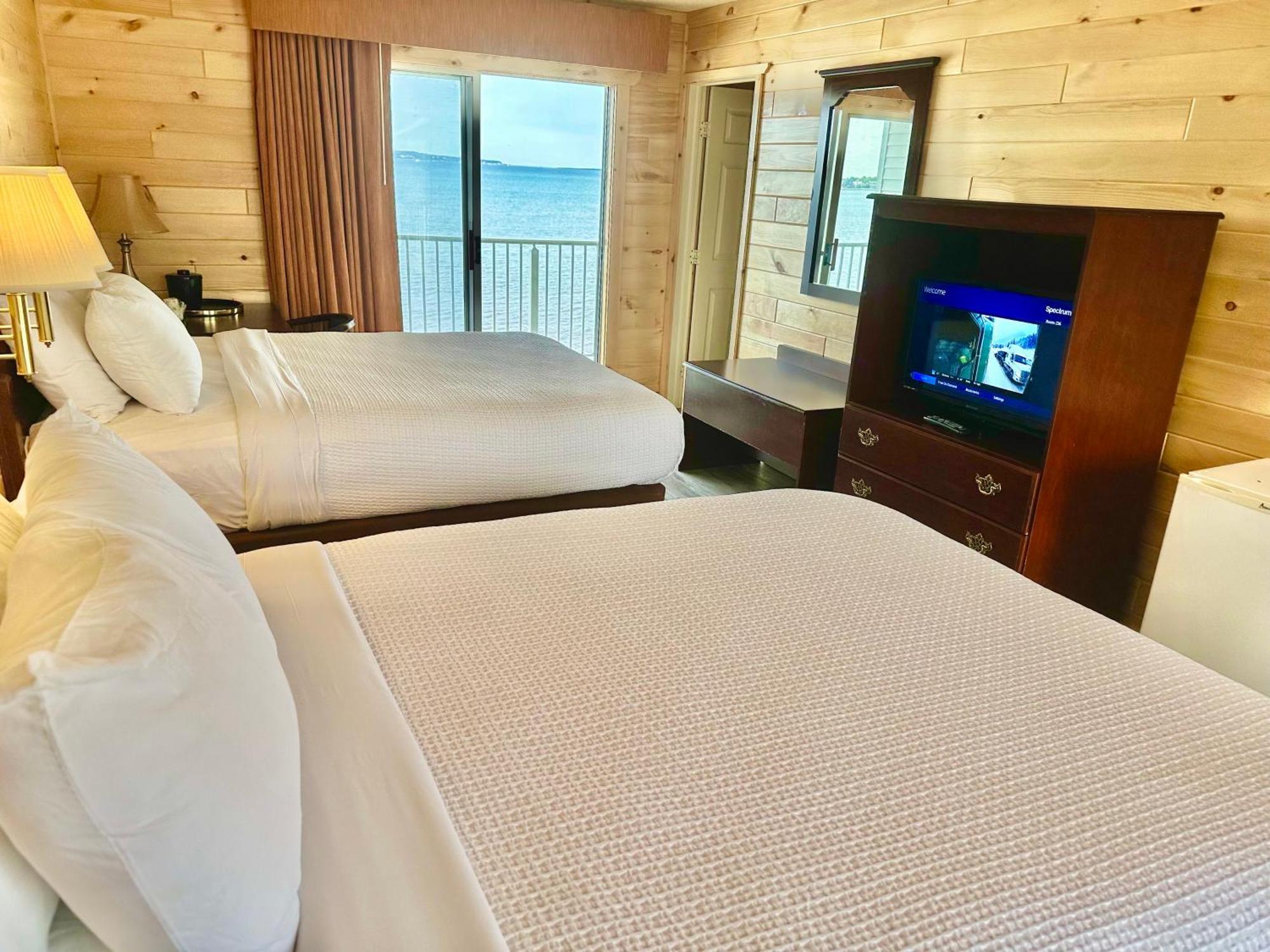 Bridgeview Motel Mackinaw City Esterno foto
