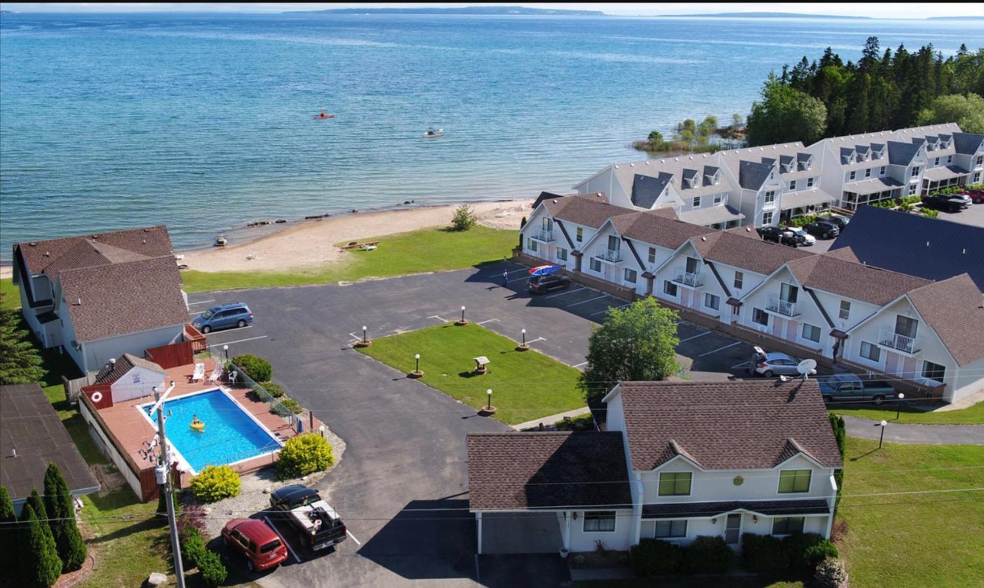 Bridgeview Motel Mackinaw City Esterno foto